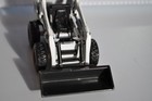 Ertl Britains Bobcat S300 Loader Skid Steer Die Cast 1 32 Scale Model W  Bucket