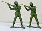 Lot Of 2 Vintage 1960s Toy Soldiers Green Us Army Men 6  Ww2 Usmc Marx Military