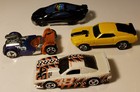 Hot Wheels Mixed Loose Lot Of 24 Cars Vehicles Trucks Bundle   2 Accessories