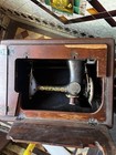 Singer    red-eye    Manual Hand Crank Household Sewing Machine Wood Cabinet  1923 