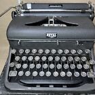 Royal Quiet De Luxe 1947 Portable Typewriter With Case  Works