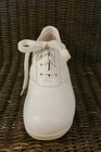 Vintage Comfort Club Women s 7 5  White  Leather Made In The Usa Lace Up Shoes