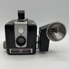 Vintage 1950s Kodak Brownie Hawkeye Camera W flash Unit D0802301