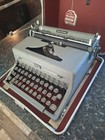 Vintage Royal Quiet De Luxe 1940s-50s Portable Manual Typewriter With Hard Case