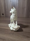 1999 Westland White Wolf Figurine   9260 Accented W  Gold Trim 