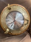 Vtg Ship s Clock Porthole Quartz Clock Brass Oak Wall Hanging Works   1097  13 