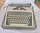 Olympia Sm7 Deluxe Typewriter 1960s German   made W  Case     Excellent Cond