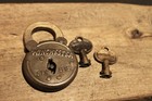 Antique Vintage Style Cast Iron Winchester Firearms Ammo Box Padlock Lock   Key 