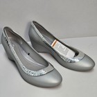 Crocs Lina Hammered Wedges Women 9 Gray Silver Comfort  Dress Shoes