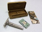 Vintage 1940 s Canadian Gillette Military Khaki Safety Razor Set In Case