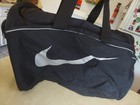 Nike Duffel Golf Gym Bag Shoulder Strap Basketball Swoosh 23 x15 x14 