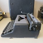 Beautiful 1949 Royal Quiet De Luxe Portable Typewriter W Case - Vintage Mcm