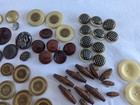 Huge Lot Of 500 antique vintage Buttons Celluloid Bakelite Glass Wood Mop 2  Lbs