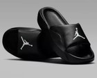 Nwt Jordan Franchise Slides Men s Sandal  Comfort  Black white