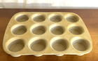 The Pampered Chef Family Heritage Stoneware Classics 12 Cupcake Muffin Pan Nice