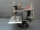 Vintage Childs Singer Sewing Machine Model 20