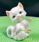 Vintage Enesco White Cats Kittens Set Of Four Figurines Green Eyes