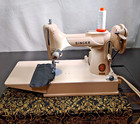 1961 Singer 221j Tan Featherweight Sewing Machine Sn  Je160853