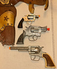 Lot Of 4 Vintage Hubley Toy Cap Guns western   Holster Belt trooper pet special