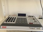 Akai Mpc Renaissance Sampler   Sequencer 16 Pads Pad Triggers Built-in Effects