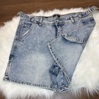 Women   s Light Wash Blue Denim Bermuda Shorts Button Front Pockets Size 10