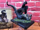 King Kong Fighting V-rex Movie Statue - Weta Collectibles Limited Edition  1984