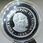 1988 10 Ten Pa anga Km  132  Platinum  2000 Mintage