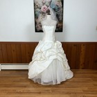 Stunning David   s Bridal Tufted Taffeta And Organza Wedding Gown 