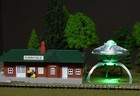 N Scale Area 51 Spaceship Ufo Flying Saucer Led Green Orb Beam   Landing Gear