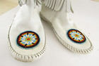 Hand Crafted Womens Size 8 5  Beaded Leather Native American Indian Moccasins