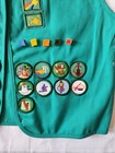Youth Vintage 90   s Girl Scouts Green Vest Patches  Metals Size Medium 