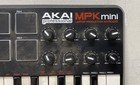 Akai Black Mpk Mini Multiple Octaves Pad Control Usb Midi Keyboard Professional