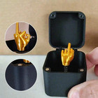 1pc Prank Hand Pop-up Gift Box Middle Finger Double Prank Surprise Gift Box