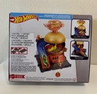 Hot Wheels Toy Car Track Set  City Burger Drive-thru Playset   1 64 Scale Car