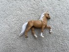 Retired Breyer Horse Stablemate  5604 Palomino Peruvian Paso Fino G3