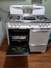 Vintage Wedgewood Stove  White  4 Burners griddle  Oven broiler  Orig  Condition