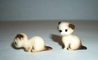 Vtg Hagen Renaker 2 Miniature Siamese Kittens Sitting  368   Kitty Drinking  369