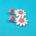 Retro Daisy Acrylic Dangle Earrings  Vintage Pink And White Plastic Flower Drop