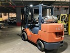 2011 Toyota 10 000 Lb Forklift With 2 Stage Mast And Side Shift Only 4200 Hours