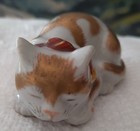 Vintage Kutani Japanese Porcelain Ceramic Sleeping Cat Figurine With Gold 3 