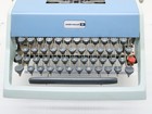 Vintage Olivetti Underwood Model 21 Typewriter Blue With Locking Hard Case cover