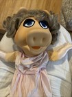 1977 Fisher Price  855 The Muppets Miss Piggy Puppet Jim Henson Read