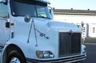 International 9200 9400 Grill W bug Screen   2822
