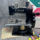     vintage Singer Sewhandy Model 20 Child   s Sewing Machine Set     1950s -complete 