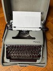 Vintage Olympia Sm3 De Luxe Typewriter Serial No 1437111   Tested   Works