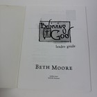 Believing In God Dvd Set And Leader Manual - Beth Moore