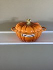 Le Creuset Pumpkin Cocotte  4 Qt  Persimmon With Gold Knob - Open Box