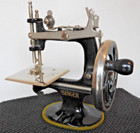 1900 s Singer Antique Singer Model 20 Sewhandy Child   s Toy Sewing Machine Nice