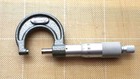 Mitutoyo  Outside Micrometer 0-25mm With Case  77