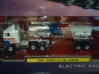 New Auto World Slot Car Set - Love s Heartland Haulers Trucking  With 2 Trucks